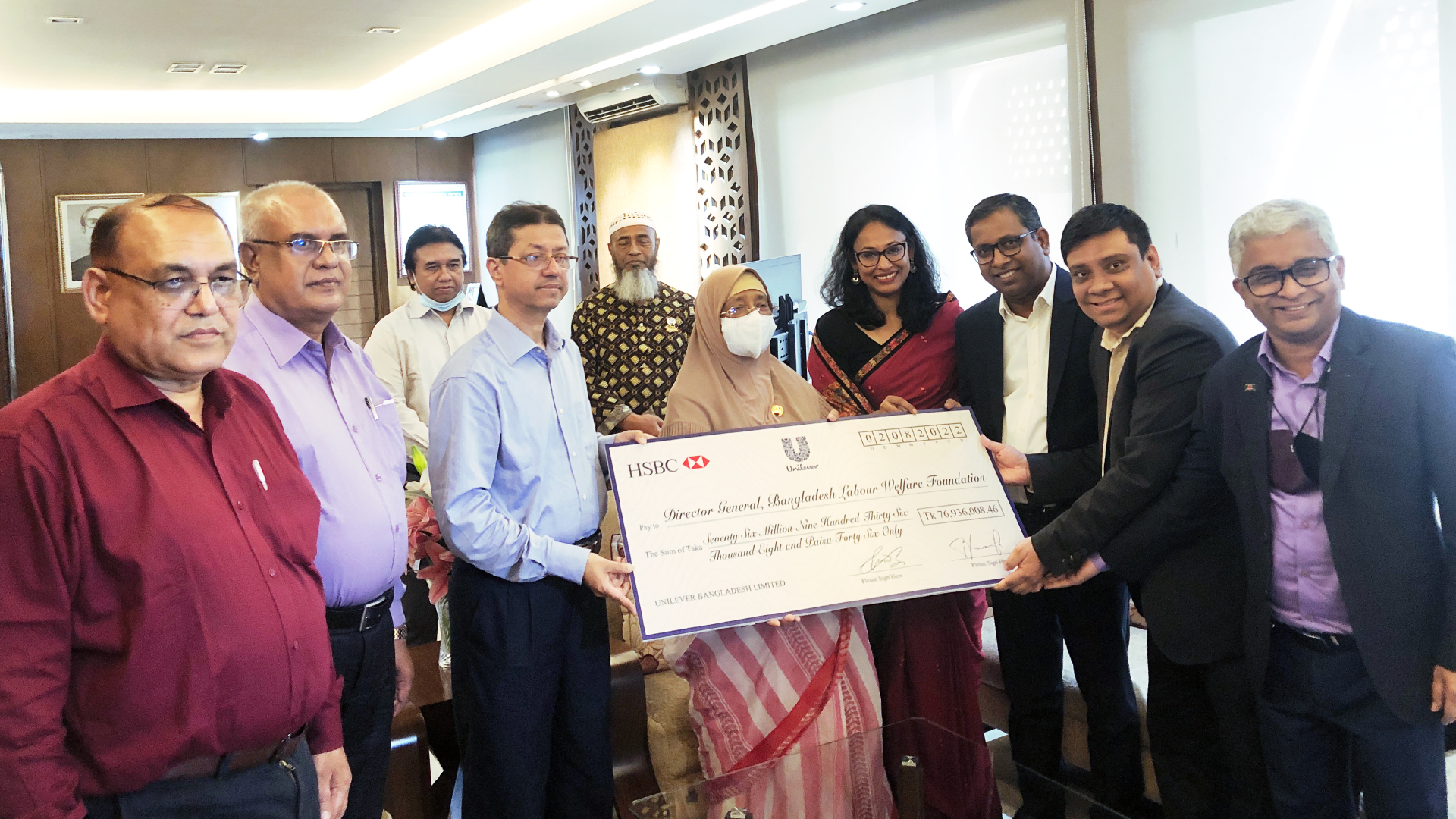 Photo_Unilever Bangladesh and Unilever Consumer Care hand over TK 80.71 million cheque to State Mini
