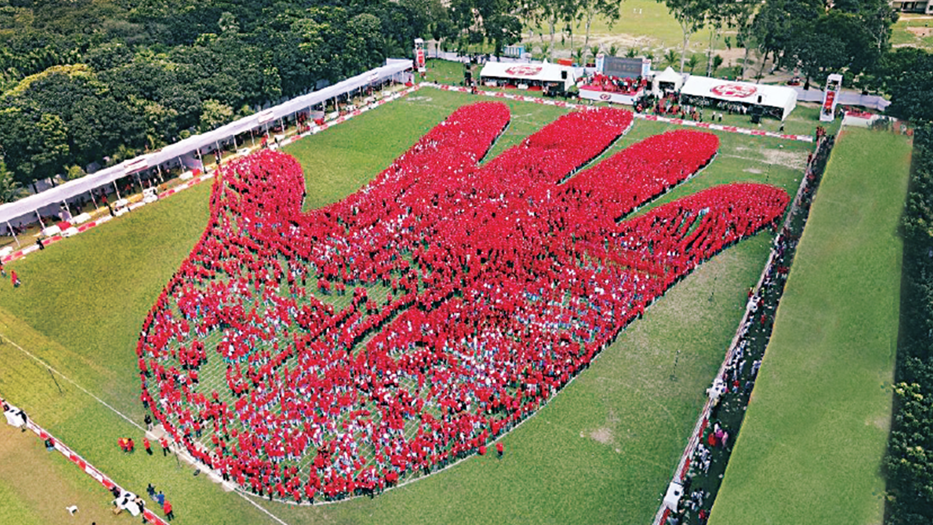 Lifebuoy Guinness World Record: Largest Human Image of a Hand